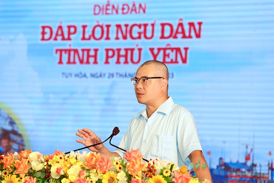 Ông Phạm Đại Dương, Bí thư Tỉnh ủy Phú Yên, phát biểu tại diễn đàn “Đáp lời ngư dân” vào sáng 29-8. Ảnh: HOÀNG GIANG