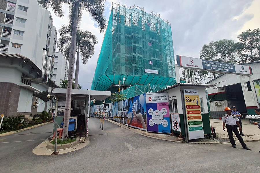 Một dự án nhà ở xã hội đang xây dựng ở huyện Bình Chánh, TP.HCM. Ảnh minh họa: NGUYỄN CHÂU Nhà ở xã hội ở Bình Chánh