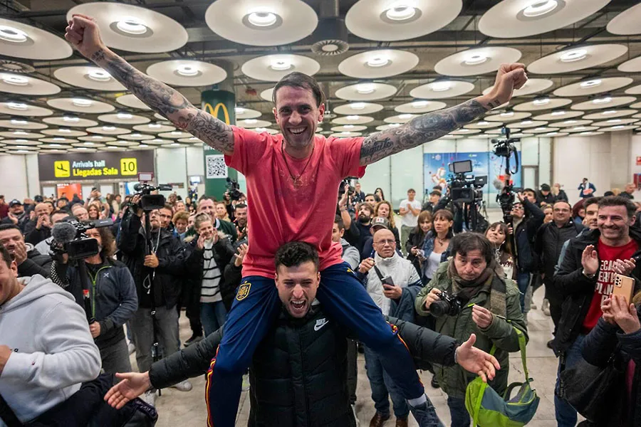 Fan đi xem World Cup 2022 bị bắt giam mới được trả tự do