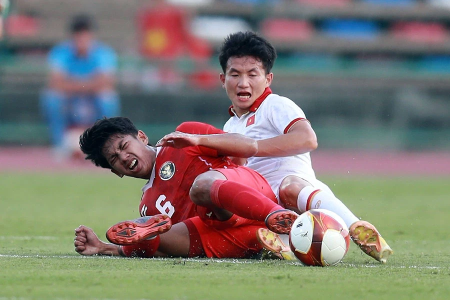 Trận bán kết Việt Nam - Indonesia tại SEA Games 32. Ảnh: ANH PHƯƠNG 15_Indonesia-soi-Troussier_350.jpg