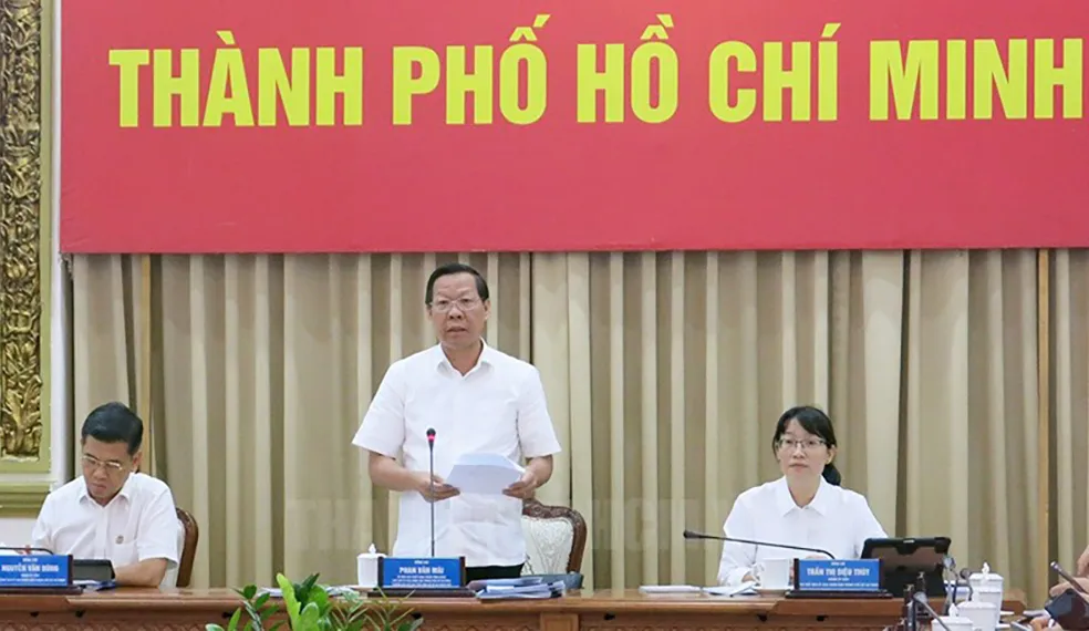 Chủ tịch UBND TP.HCM Phan Văn Mãi phát biểu từ đầu cầu TP.HCM. Ảnh: THÀNH ỦY TP.HCM p3-chu-tich-ubnd-tp.hcm-phan-van-mai.jpeg
