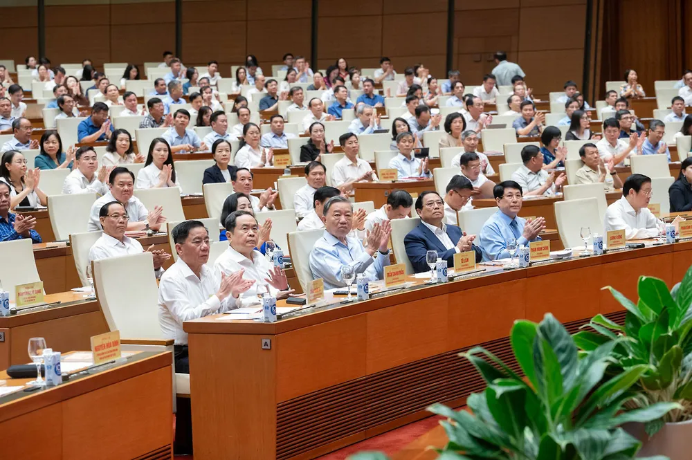 Các lãnh đạo cấp cao của Đảng, Nhà nước và đại biểu dự hội nghị tại Hội trường Diên Hồng, Nhà Quốc hội. Ảnh: QH Nhân sự cấp ủy khóa mới