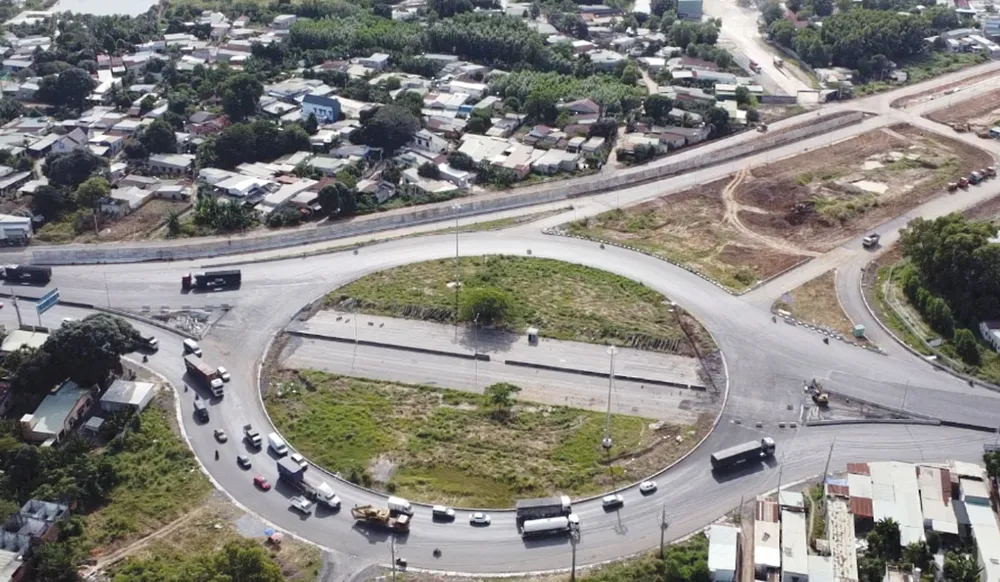 Từ ngày 23-1, hai đoạn cao tốc Bến Lức - Long Thành được đưa vào khai thác, giảm tải cho một đoạn cao tốc TP.HCM - Long Thành, QL51, QL1 và cho người dân thêm lựa chọn di chuyển. Ảnh: CTV