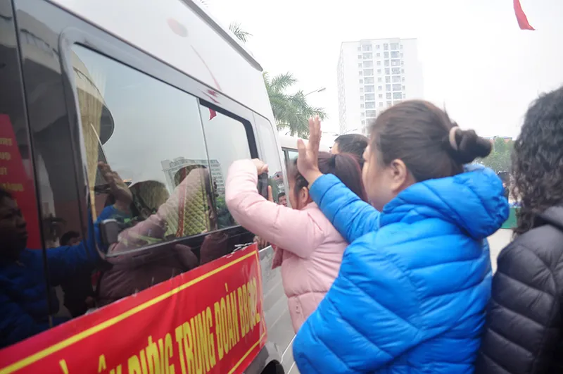 Hà Nội: Hàng chục công chức, viên chức xin nhập ngũ ảnh 4