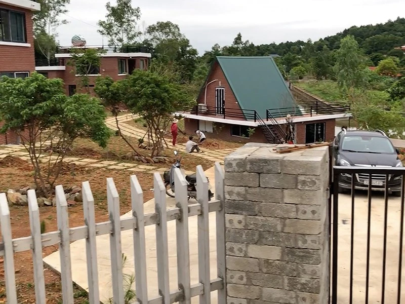 Biệt phủ ở Sóc Sơn: Đình chỉ công tác chủ tịch xã Minh Phú ảnh 1