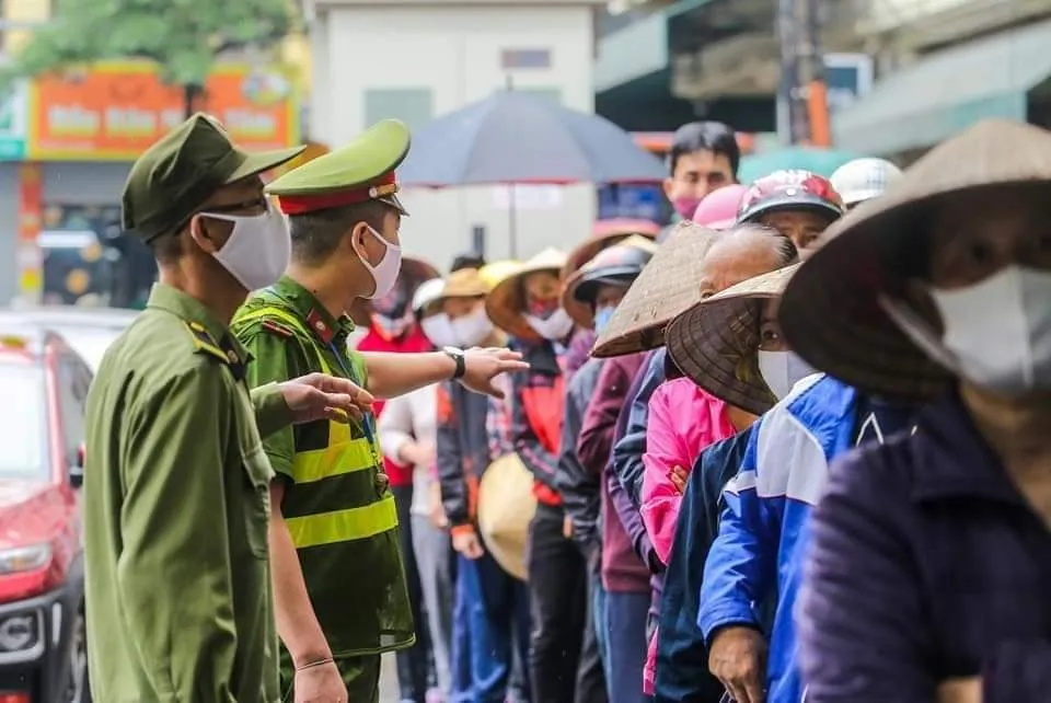 Hà Nội hỗ trợ 505 tỉ cho 4 nhóm bị ảnh hưởng bởi COVID-19 ảnh 1