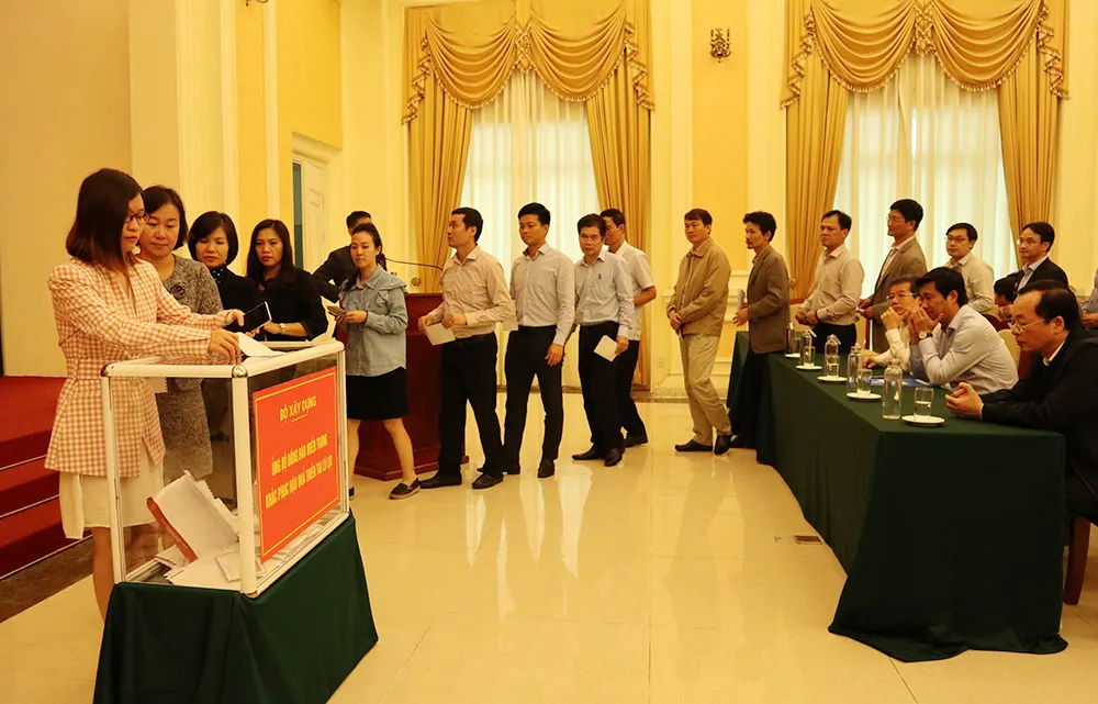 Bộ Xây dựng phát động quyên góp ủng hộ đồng bào Miền Trung ảnh 2 Bộ Xây dựng phát động quyên góp ủng hộ đồng bào Miền Trung ảnh 2