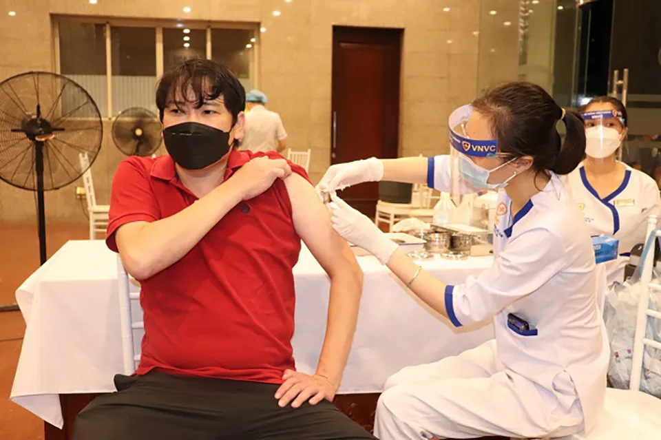 UBND TP Hà Nội chỉ đạo không lơ là, mất cảnh giác với dịch COVID-19 đang có xu hướng bùng phát trở lại. Ảnh: Sở Y tế Hà Nội