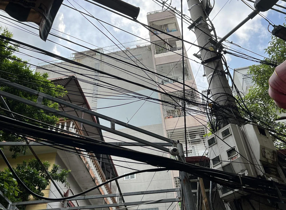 Toà chung cư mini xây dựng sai phép khác do Nghiêm Quang Minh đầu tư xây dựng ở phường Bưởi, quận Tây Hồ. Ảnh: TRỌNG PHÚ chung-cu-mini-Tay-Ho.jpg