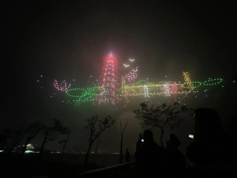 ha-noi-se-trinh-dien-2024-drones.jpeg