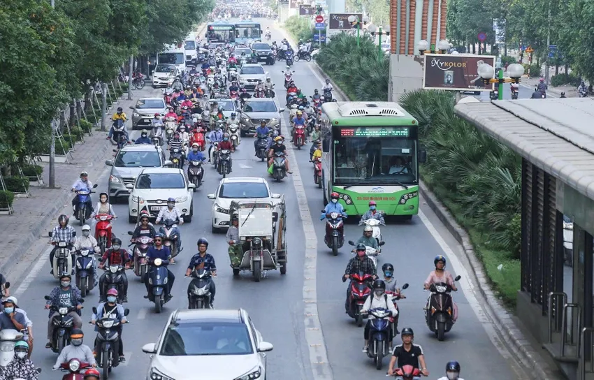 Tuyến buýt nhanh BRT Kim Mã - Hà Đông tại Hà Nội được đánh giá là hoạt động không hiệu quả Ảnh: Phi Hùng Ha-Noi-thay-buyt-nhanh-brt.jpg