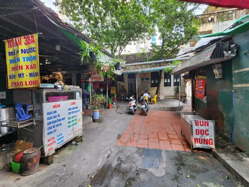 Khu đất vốn là biệt thự cũ sẽ được UBND quận Hoàn Kiếm thu hồi để xây dựng trường tiểu học Võ Thị Sáu (Ảnh: Trọng Phú) truong-tieu-hoc-vo-thi-sau1-9603.jpg