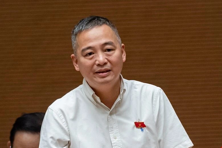 ĐB Nguyễn Lân Hiếu (Giám đốc Bệnh viện Đại học Y Hà Nội). quang-cao-thuoc-nguyen-lan-hieu.jpeg