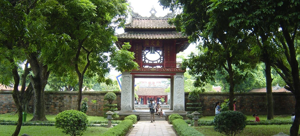 Khuê Văn Các tại Văn Miếu Quốc Tử Giám, TP Hà Nội. de-xuat-dung-mo-hinh-khue-van-cac-ma-vang.jpg