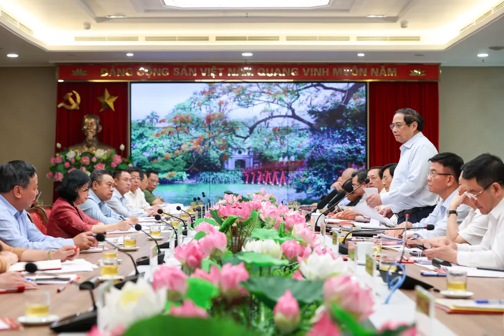 Thủ tướng Phạm Minh Chính làm việc với Ban thường vụ Thành uỷ Hà Nội sáng ngày 17-8. (Ảnh: VGP) Thủ tướng Phạm Minh Chính làm việc với Ban thường vụ Thành uỷ Hà Nội sáng ngày 17-8