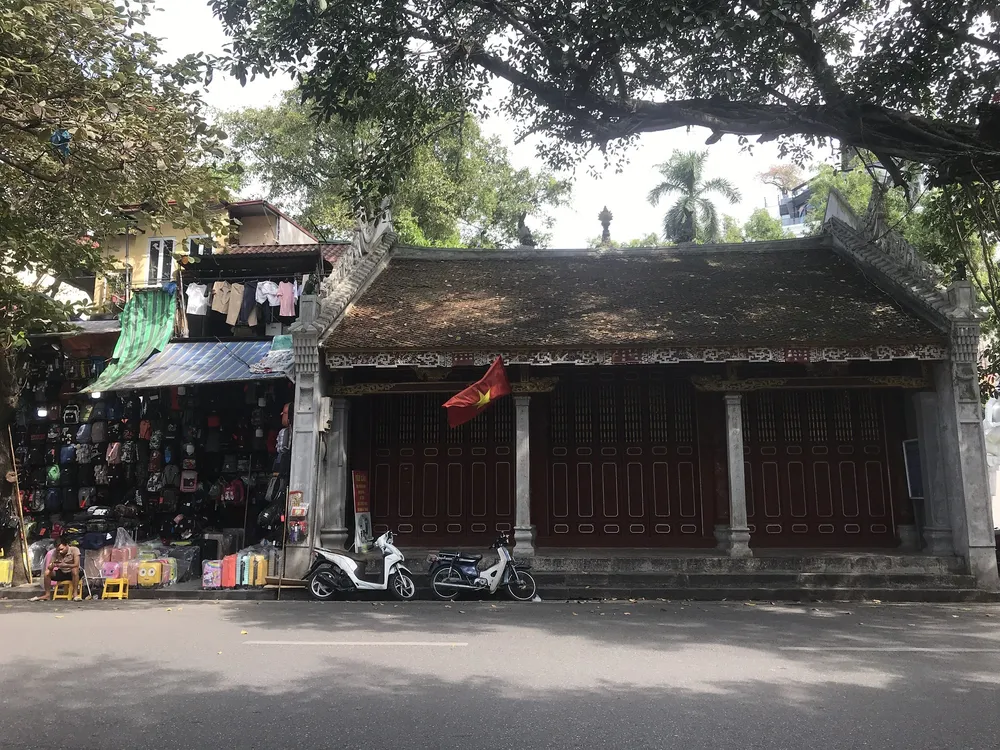 Di tích đền Bà Kiệu, tại số 59 Đinh Tiên Hoàng, phường Lý Thái Tổ, quận Hoàn Kiếm. Di tích đền Bà Kiệu, tại số 59 Đinh Tiên Hoàng, phường Lý Thái Tổ, quận Hoàn Kiếm