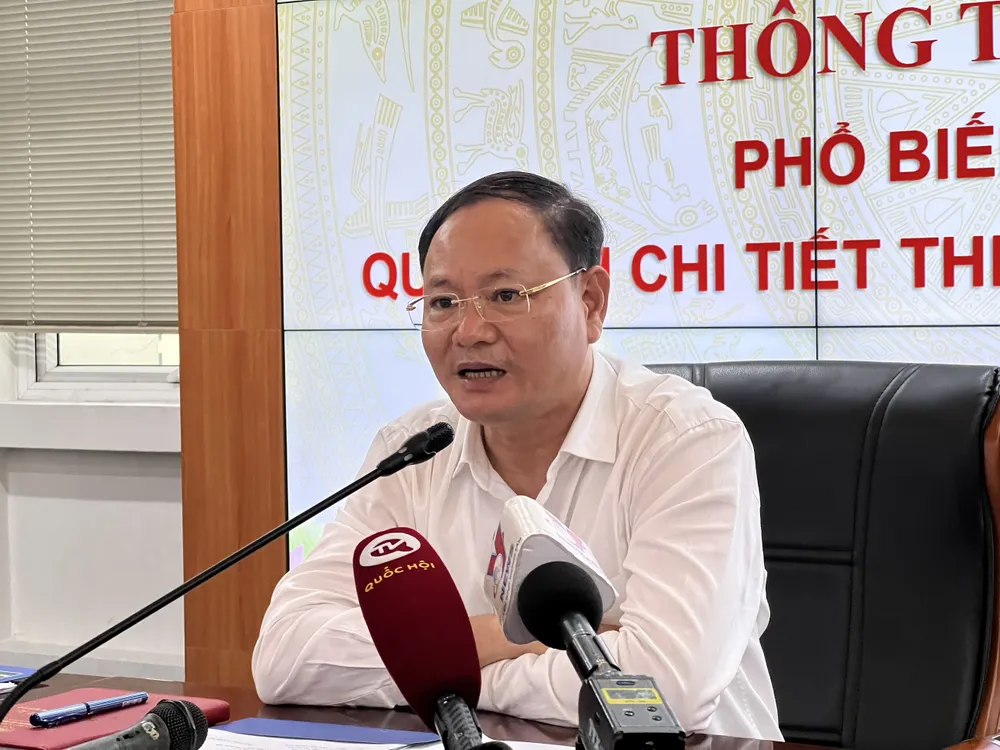 Thứ trưởng Bộ TN&MT Lê Minh Ngân (Ảnh: Trọng Phú) dau-gia-dat-le-minh-ngan.jpg