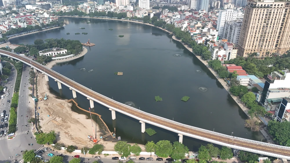 Hà Nội: Hồ Đống Đa bị lấp tạm 6.500 m2 mặt nước để chỉnh trang, cải tạo lại