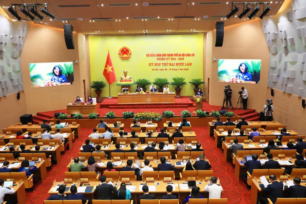 Sáng 8-7, HĐND TP Hà Nội khóa XVI đã khai mạc kỳ họp thứ 25. bi-thu-thanh-uy-ha-noi-2.jpg