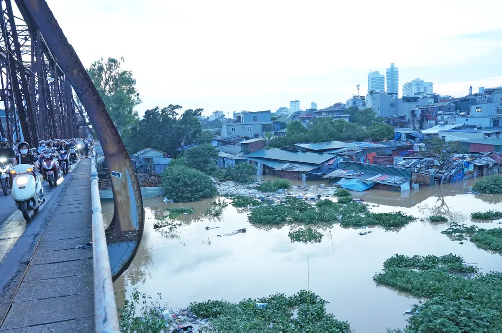 Hà Nội khuyến khích làm việc trực tuyến và cho học sinh nghỉ học khi bão số 11 đổ bộ