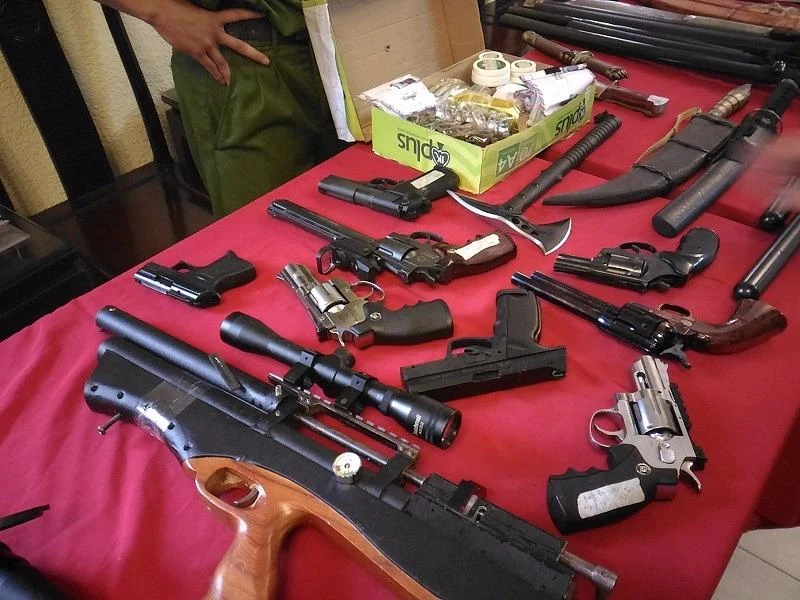 Công an phát hiện cả một kho vũ khí tại nhà riêng của Vũ Quang Hùng