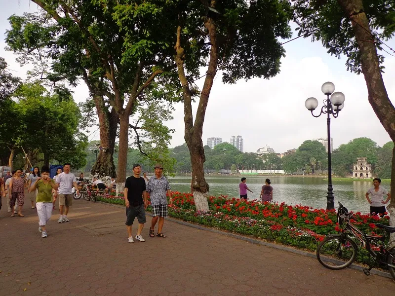 Hà Nội chính thức có 'liên hoàn' phố đi bộ ảnh 1