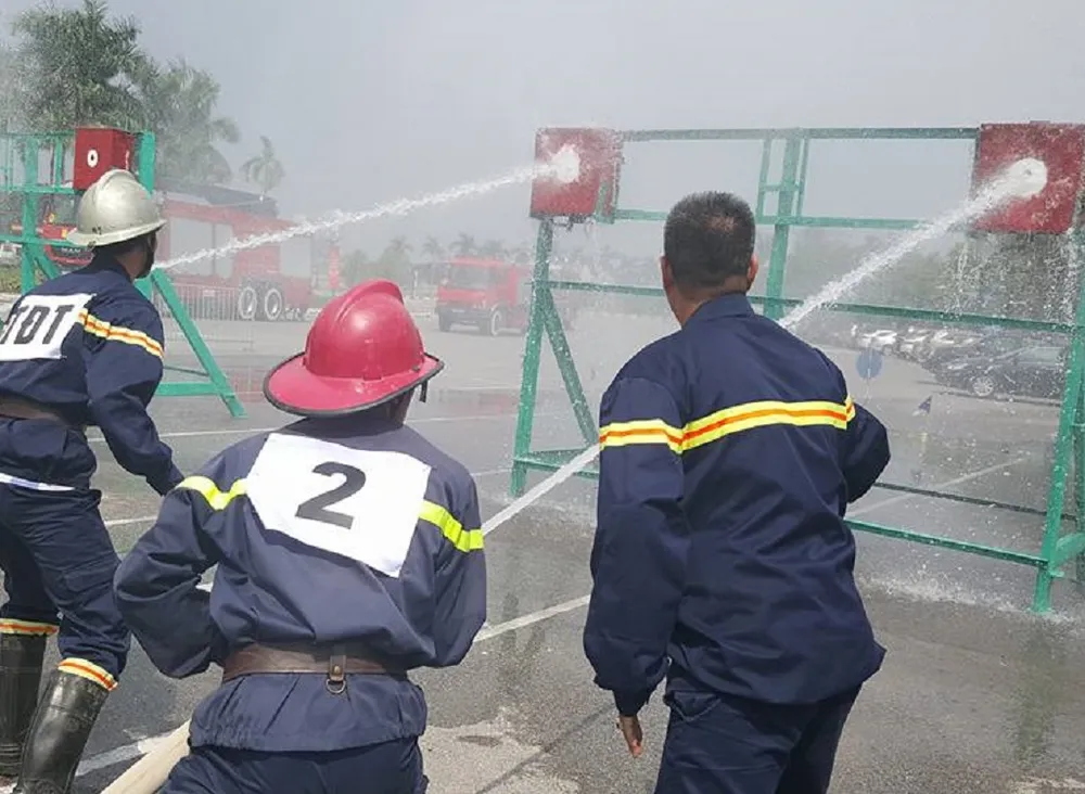 Những màn dập lửa mãn nhãn của Cảnh sát PCCC Hà Nội ảnh 3