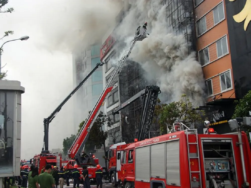 Vì sao chủ quán karaoke cháy 13 người chết bị khởi tố? ảnh 1 Vì sao chủ quán karaoke cháy 13 người chết bị khởi tố? ảnh 1