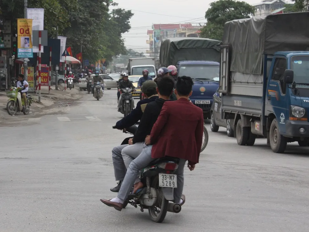 'Giật mình' khi thấy CSGT, nam thanh niên ngã ra đường ảnh 8
