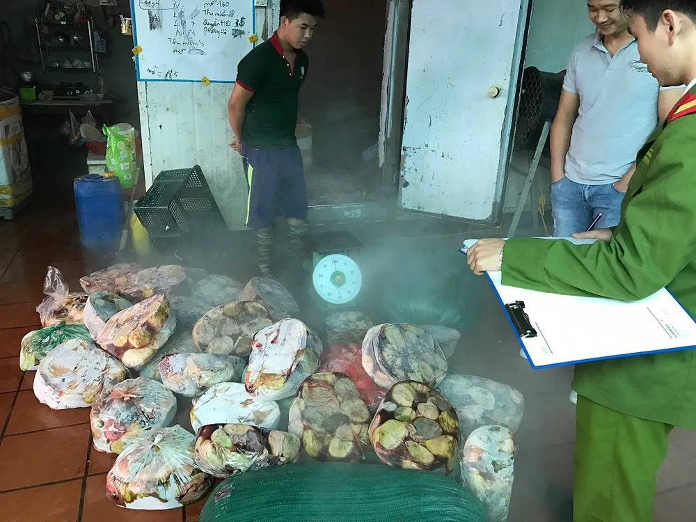 Nội tạng trâu bò mốc xanh giá… 2.000 đồng/kg ảnh 1