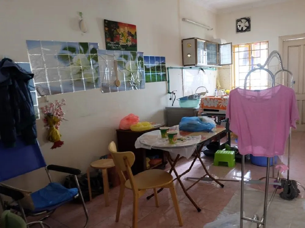 Thực hư việc mẹ nhốt con trong nhà, không cho đi học ảnh 2