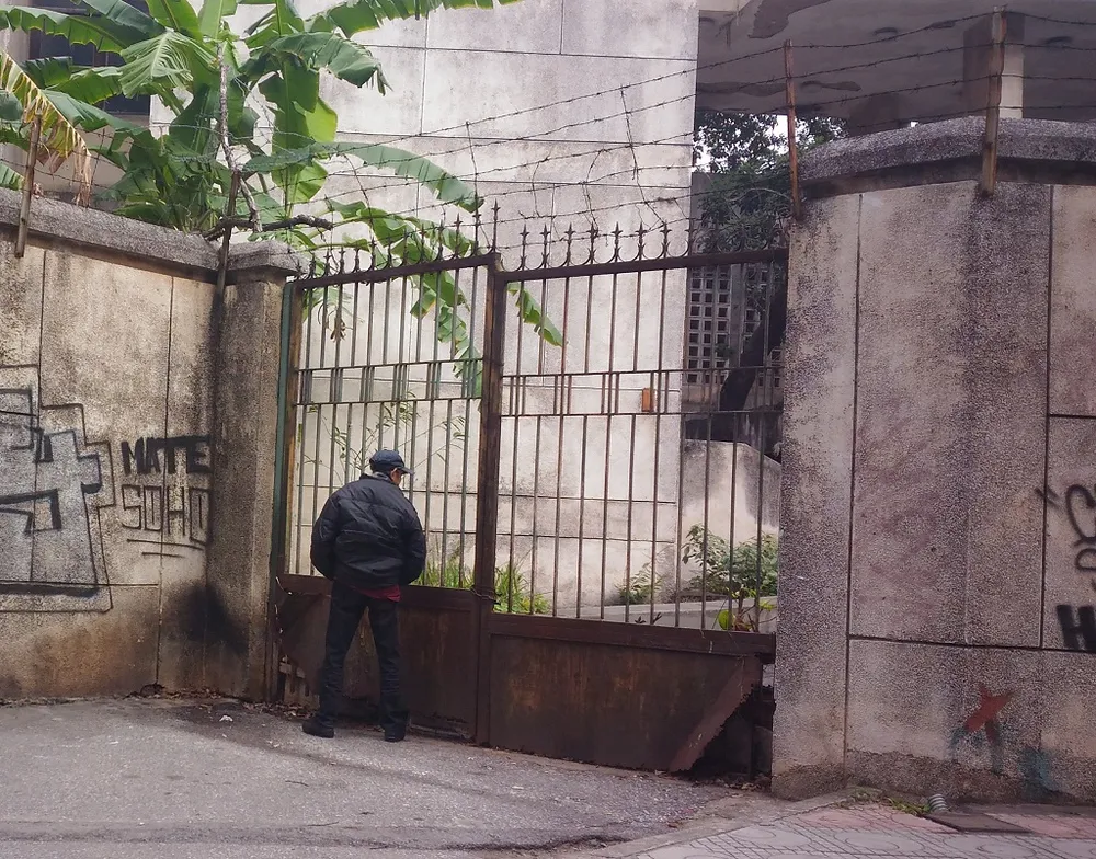 Đây là lý do vì sao nhiều người Hà Nội đi tè bậy ảnh 3 Đây là lý do vì sao nhiều người Hà Nội đi tè bậy ảnh 3