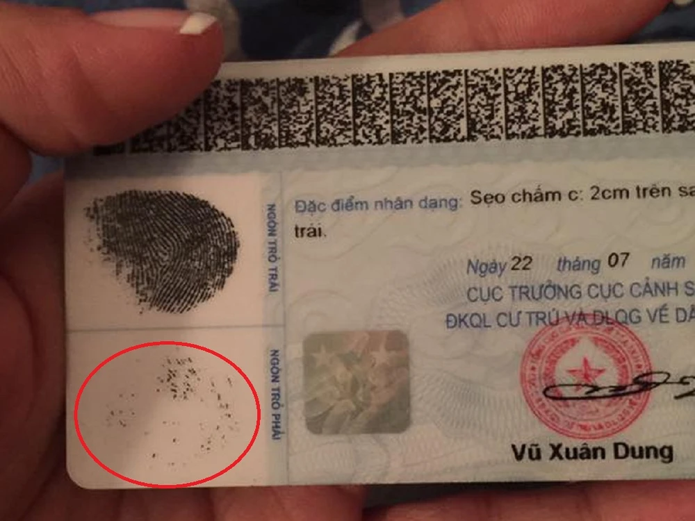 Lo lắng vì CMND 12 số bị mờ, bong tróc ảnh 2 Lo lắng vì CMND 12 số bị mờ, bong tróc ảnh 2