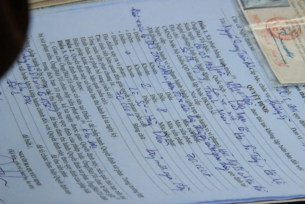 Dừng xích lô hút thuốc lào, bị phạt 70.000 đồng ảnh 7 Dừng xích lô hút thuốc lào, bị phạt 70.000 đồng ảnh 7
