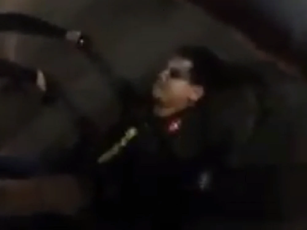 Nam thanh niên tông cảnh sát bất tỉnh ảnh 1