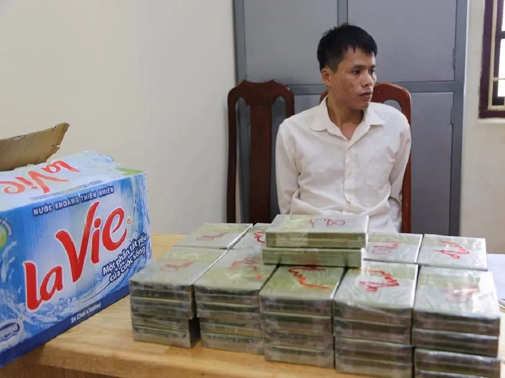 Triệu Đình Hùng tại cơ quan công an