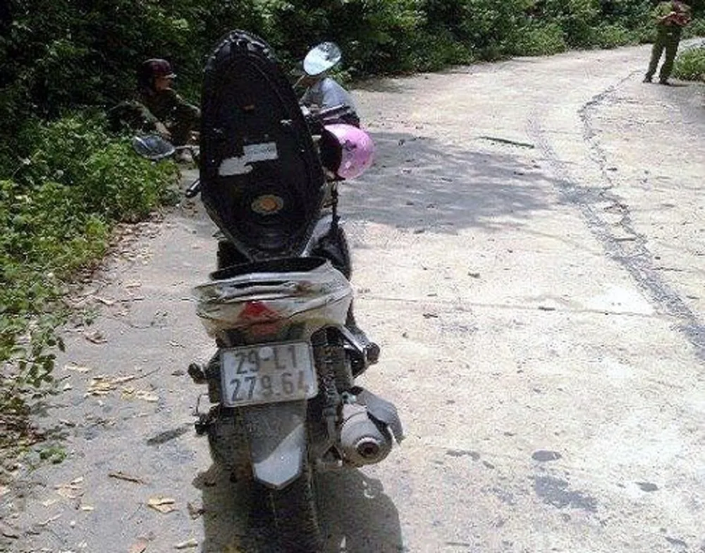 Hơn 2 năm, không ai đến nhận chiếc xe máy và 1,6 tỉ ảnh 1