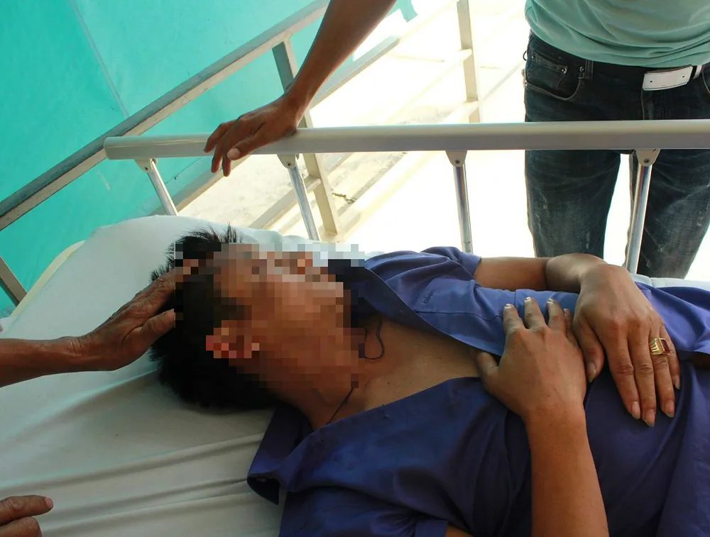Người nhà tố bị bảo vệ bệnh viện đánh nhập viện ảnh 1