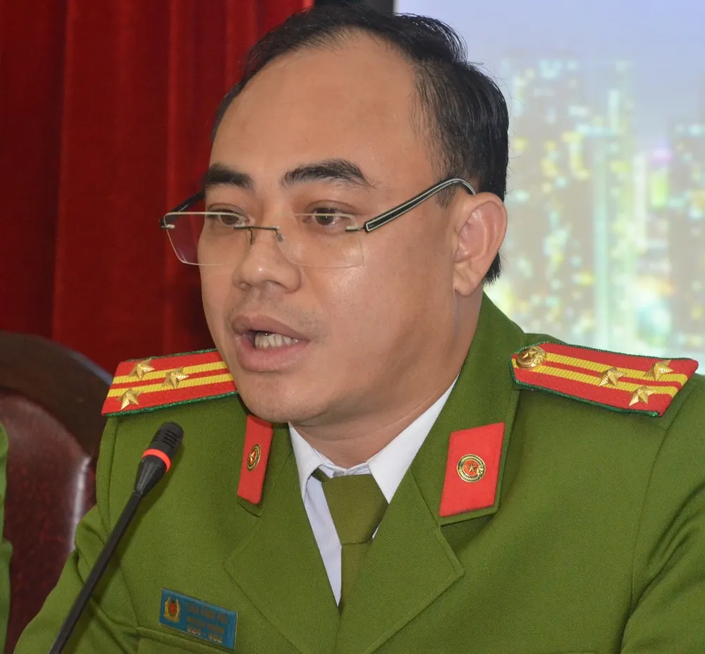 “Một số cơ quan đang lạm dụng sổ hộ khẩu“