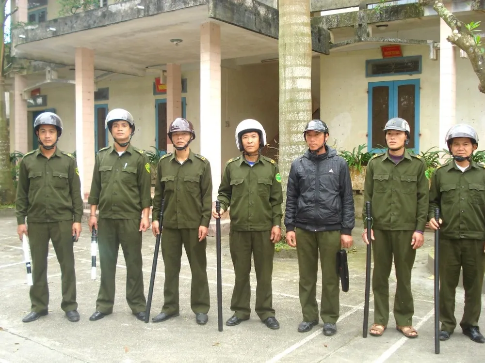 Công an xã được trang bị vũ khí, công cụ hỗ trợ