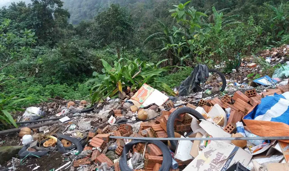 Di tích Hải Vân Quan nhếch nhác, tràn lan rác thải ảnh 6 Nhãn