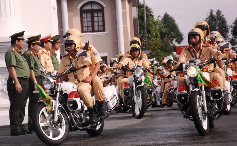 Thứ trưởng Công an: Nhiều đối tượng xấu dàn dựng, gây hấn CSGT ảnh 1