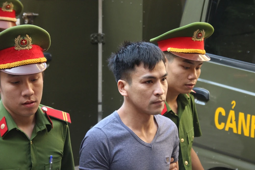 Siết chặt an ninh tại phiên xử bác sĩ Hoàng Công Lương