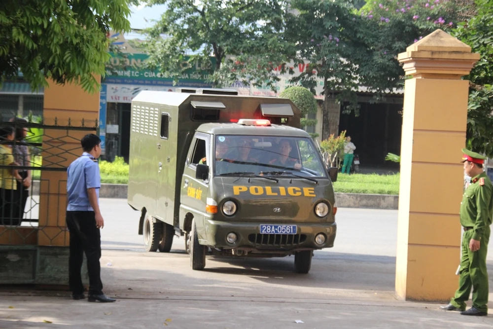 Siết chặt an ninh tại phiên xử bác sĩ Hoàng Công Lương