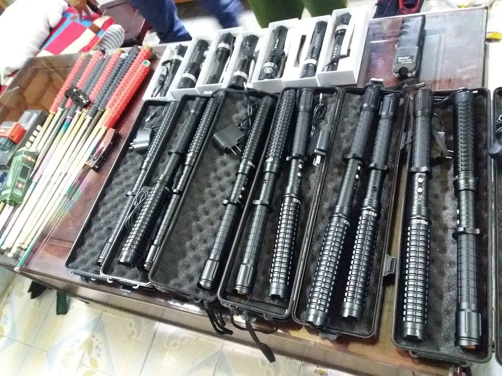 Mang 'kho' dao kiếm rao bán trên Facebook ảnh 1