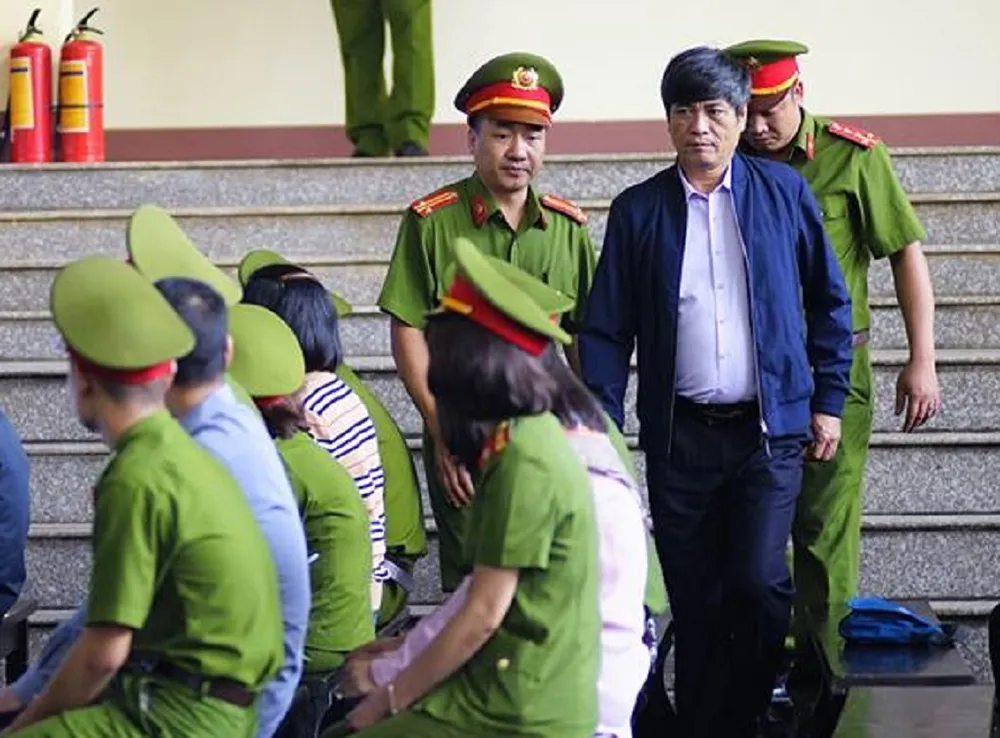 Hai tướng công an 'chống lưng' cho đường dây đánh bạc ra sao?