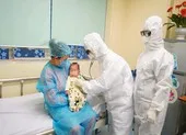 Bé 3 tháng tuổi ở Vĩnh Phúc nhiễm COVID-19 được xuất viện