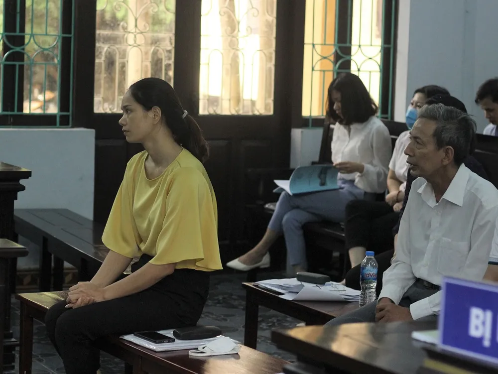 Tranh luận nảy lửa vụ ngân hàng 'bốc hơi' 2,4 tỉ đồng ảnh 1