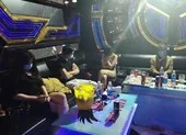 10 nam nữ 'bay lắc' trong quán karaoke ở Bình Phước giữa mùa dịch
