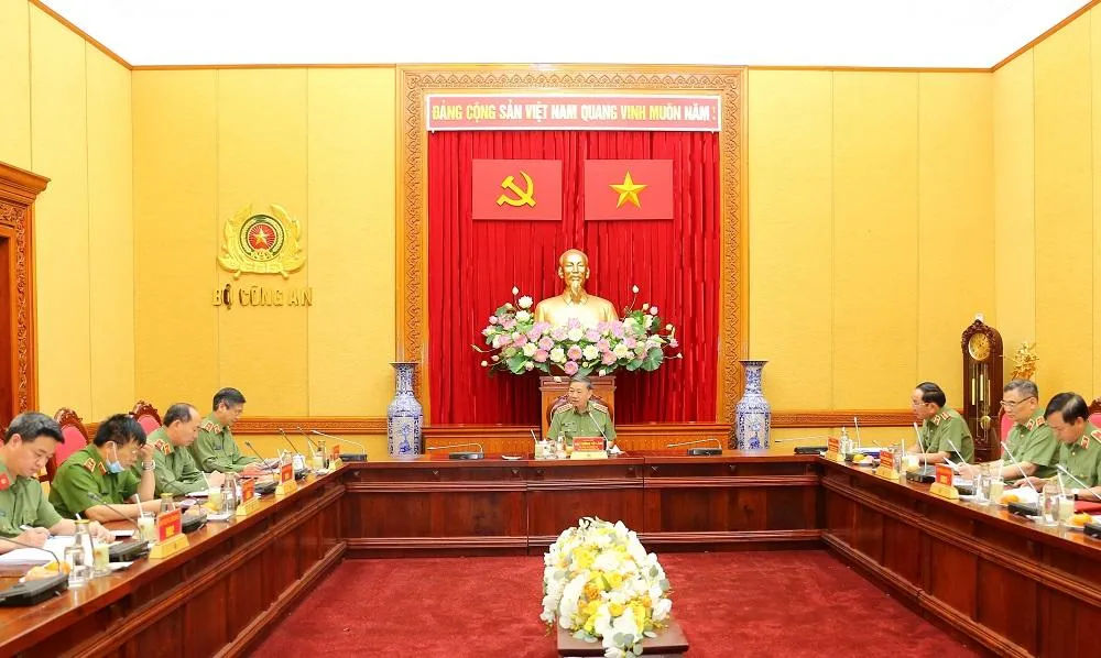 Bộ trưởng Tô Lâm chủ trì buổi làm việc. Ảnh: BCA Bộ trưởng Tô Lâm chủ trì buổi làm việc. Ảnh: BCA